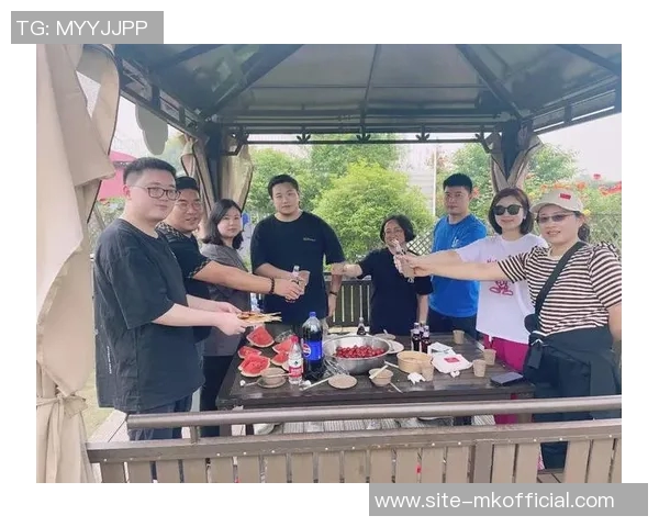 热火队友团建活动希罗分享游艇出海欢乐瞬间