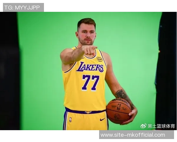 雷迪克盛赞东契奇完美表现早早展现出超强实力引领比赛