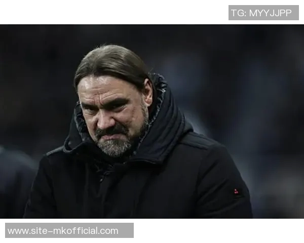 英超法尔克赛后闯入场内与裁判对峙遭红牌处罚