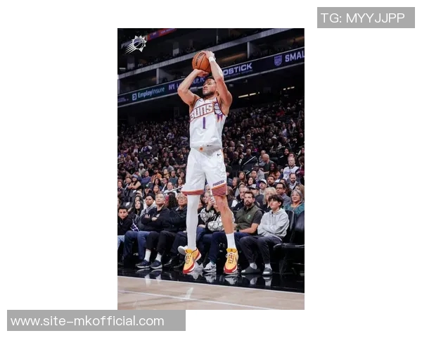 太阳主帅赞对手防守强大布克关键时刻频频得分展现实力